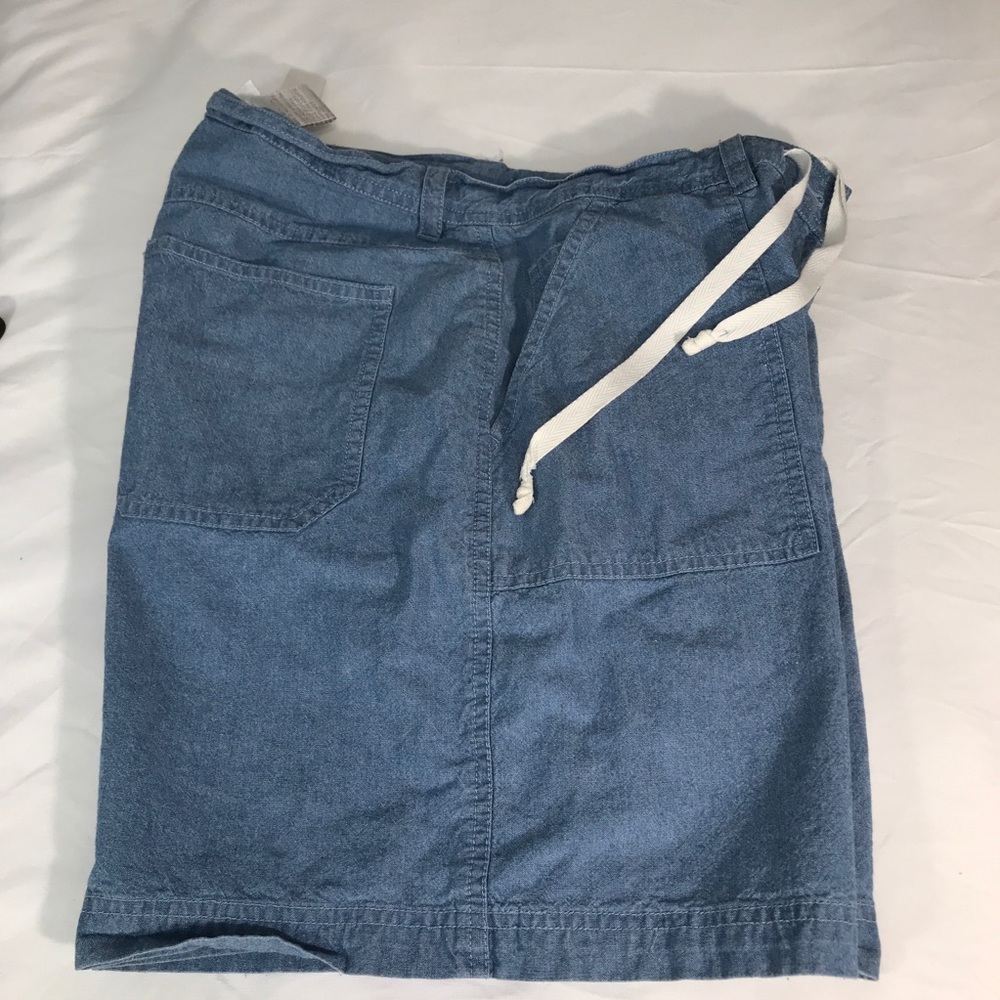 Shorts - Picture 4 of 4